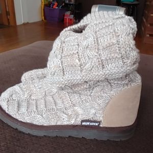 Muk Luk Boots size 8
